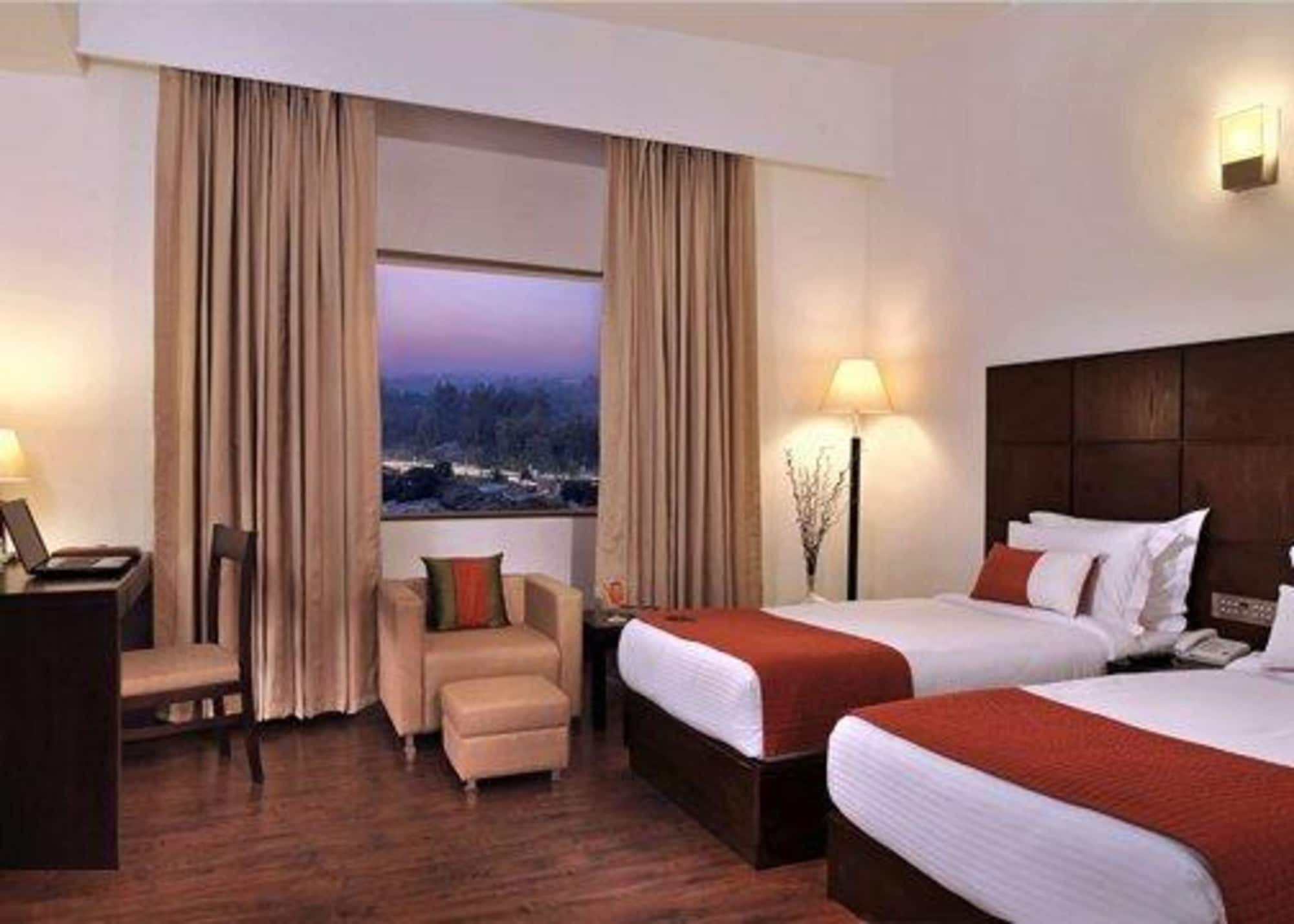 Comfort Inn Tulip Heights Bathinda Oda fotoğraf